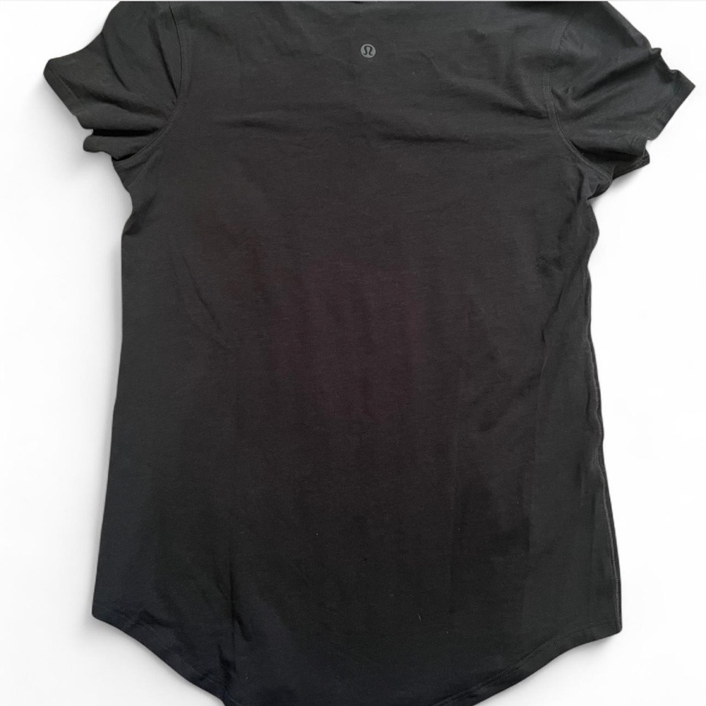 Lululemon Athletica Black Fitted Short Sleeve T-Shirt - Picture 2 of 4